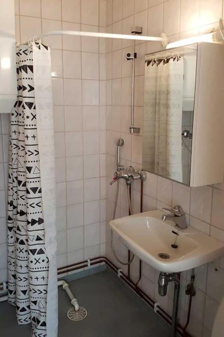 Apartment Vindsvaning, Stenkast Fran Centrum Jakobstad